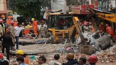 50 साल पुरानी Building: खतरा उम्र में है या System में? 5 Building